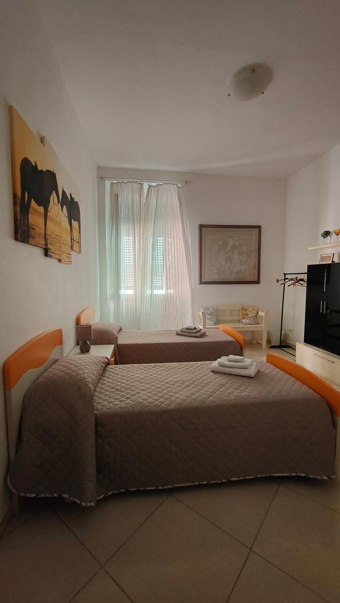 Chez Marie Apartment Livorno Bagian luar foto